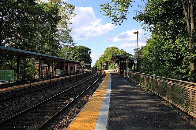 Wedgemere station in June 2013