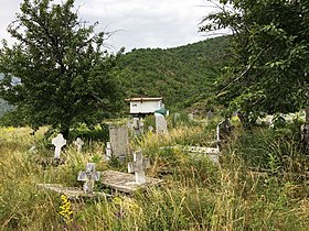 Селските гробишта во дворот на црквата