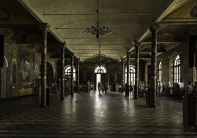 Le réfectoire en 2013 (avant la restauration des peintures du plafond en 2014).