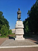Памятник Рокоссовскому К. К. на площади Рокоссовского в городе Курске