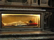 米兰主教座堂的总主教水晶棺