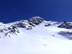 Vue du glacier sous l'aiguille de Péclet en hiver.