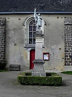 Statue de Jeanne d'Arc (monument aux morts d'Ampoigné)