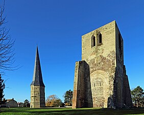 De beide torens van de voormalige Sint-Winoksabdij