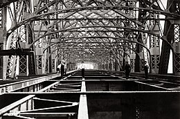Constructing the upper level in 1907 Blackwell's Island Bridge, ca. 1907.jpg