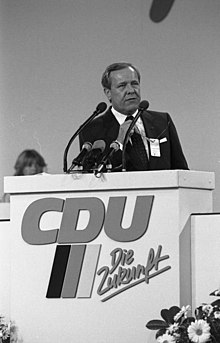 Bundesarchiv B 145 Bild-F073628-0015, Mainz, CDU-Bundesparteitag, Wallmann.jpg