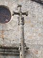 Croix devant l'église du Crestet