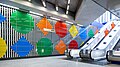 La nuova biglietteria est di Tottenham Court Road, con l'opera di Daniel Buren