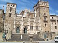 Façade du monastère royal de Santa María de Guadalupe