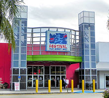 Photo of the main entrance of the Festival Flea Market Mall