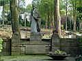 Ehrengrab mit Statue auf dem Hagener Remberg-Friedhof