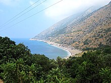 As encostas de Jebel Aqra ao longo da fronteira fronteira sírio-turca no mar Mediterrâneo