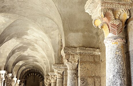 Polychrome painting on the column capitals