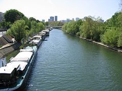 Bords de Seine entre Levallois et l'île de la Jatte.