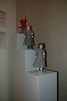 戦時中のロッタ・スヴァルドの制服を着せた人形