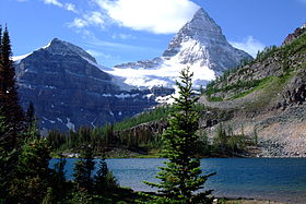 Mount Assiniboine Sunburst Lake.jpg