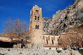 Image illustrative de l’article Église Notre-Dame-de-l'Assomption de Moustiers-Sainte-Marie