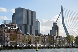 The Noordereiland in Rotterdam, with De Rotterdam in the background on the left, the Erasmus Bridge on the right, and the Maaskade in the foreground, with the Hulstkamp building on the left