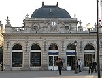 Pendeltågsstation Avenue Foch som finns i närheten.