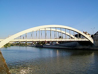 Мост через Уазу
