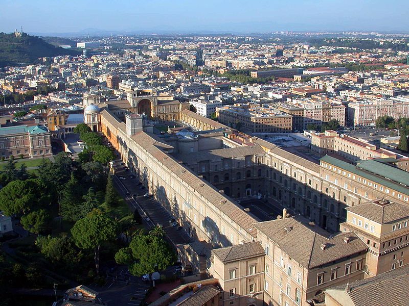 Ficheiro:Rome Vatican Museums.jpg