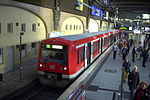 Ett S-Bahntåg på Hamburg Hauptbahnhof.