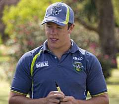 Sam Williams at an Raiders autograph session at Bolton Park.jpg