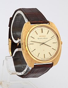 Первые коммерческие кварцевые часы, всего 100 экземпляров продано в Токио на Рождество 1969 года.