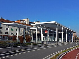Entrée de Stazione Forlanini en décembre 2022.
