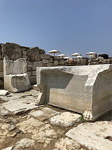 Altar de mármol, Templo de Apolo Zoster