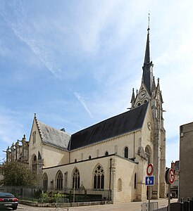 Vue vers le sud-est depuis l'angle des rues du Cerceau (à droite) et Triqueti (à gauche)[m 9]