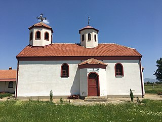 Страничен поглед на црквата