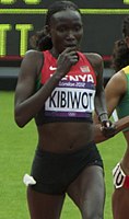 Vier Kenianerinnen auf den folgenden Rängen: Violet Kibiwot, Platz vier