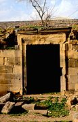 Bosra. Via colonnata - DecArch - 2-36.jpg