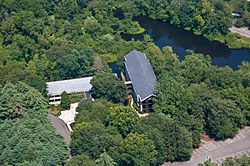 Letecký snímek sídla Bridgewater Associates ve Westportu v Connecticutu