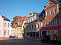 Wohnhaus in geschlossener Bebauung und Nebengebäude