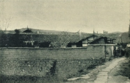 First premises rented in Tongchuan, before 1905.