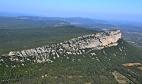 Vue de l'Hortus depuis le sommet du pic Saint-Loup.