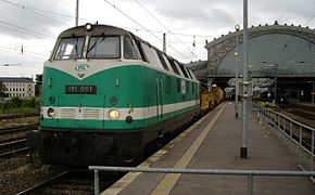 ITL 118 001 mit Gleisbauzug im Bahnhof Dresden-Neustadt
