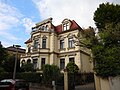 Villa mit Einfriedung