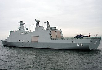 Fartyget med en Lynx-helikopter.