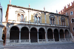 Loggia del Consiglio sa Verona, ang luklukang panlalawigan