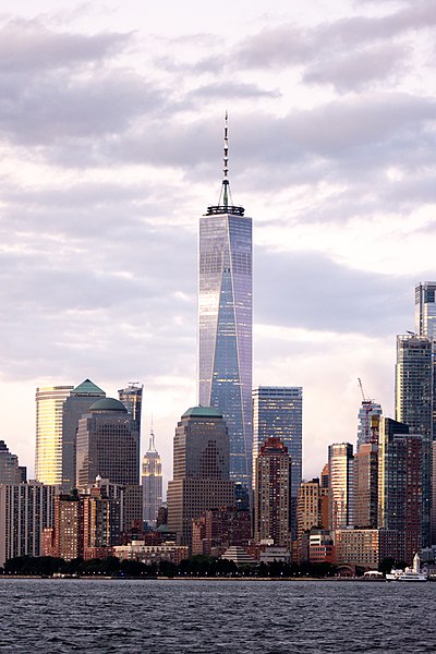 파일:One world trade center august 2019.jpg