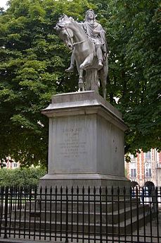 Monument à Louis XIII (1816), Paris, place des Vosges.
