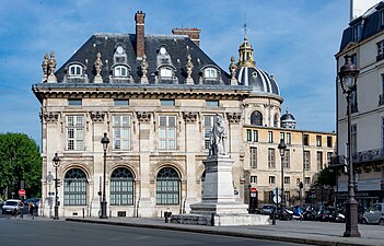 La statue à son nouvel emplacement, en 2017.