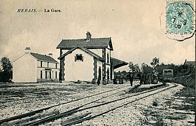 Rebais disposait d'une gare sur la ligne de chemin de fer secondaire reliant Saint-Siméon à La Ferté-sous-Jouarre.