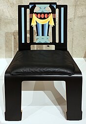 Sheraton chair with applied decoration, by Robert Venturi for Knoll, 1978-1984, bent laminated wood, Milwaukee Art Museum, Milwaukee, USA[85]