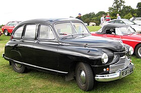 Standard Vanguard before they simplified the grill 2088 cc first reg October 1951.JPG