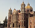 Le Templo Expiatorio a Cristo Rey ou l'ancienne basilique.