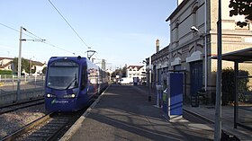 Tramtrajno U 25500 en Crécy-la-Chapelle